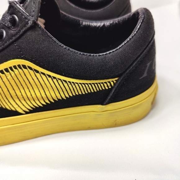 VANS X Harry Potter Golden Snitch Old Skool Sneaker Black Gold Unisex Mn 6 Wm7.5 - Picture 9 of 14